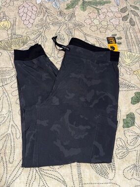 Carhartt Black/Camo Scrub Jogger Pant